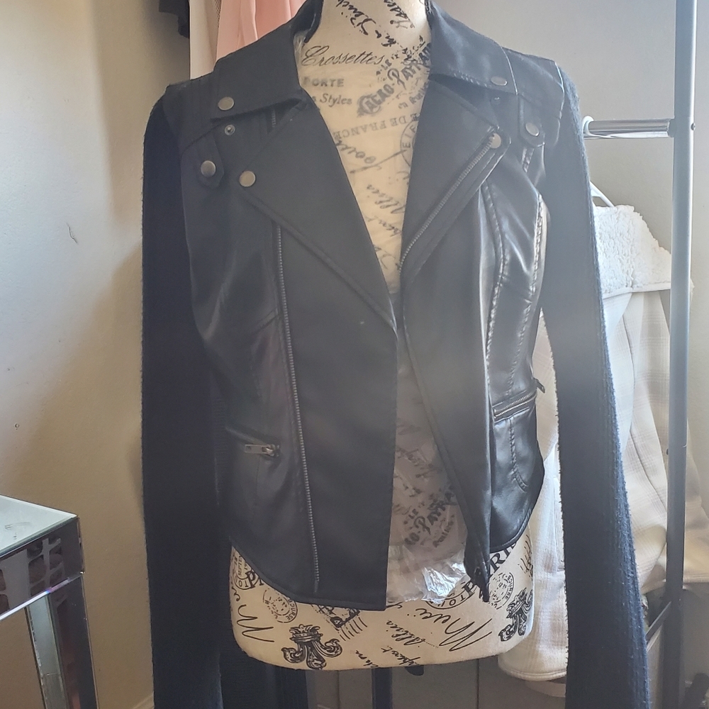 Black jacket - Picture 2 of 2